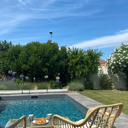 Maison 8 Personnes Avec Grand Jardin Et Piscine Chauffee بيت للعطل Sainte-Marie-de-Ré