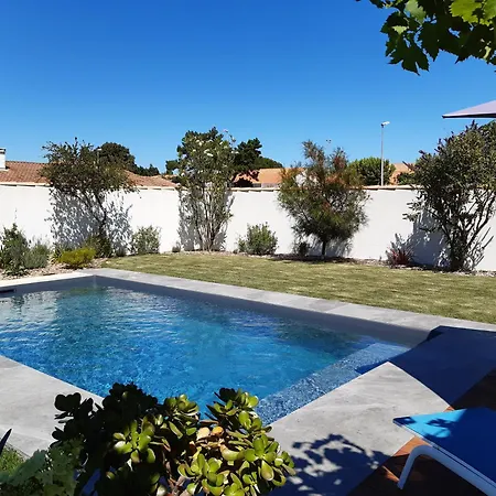 Maison 8 Personnes Avec Grand Jardin Et Piscine Chauffee *