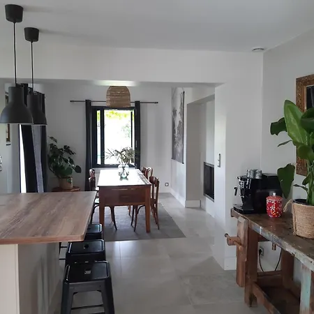 Feriehus Maison 8 Personnes Avec Grand Jardin Et Piscine Chauffee *