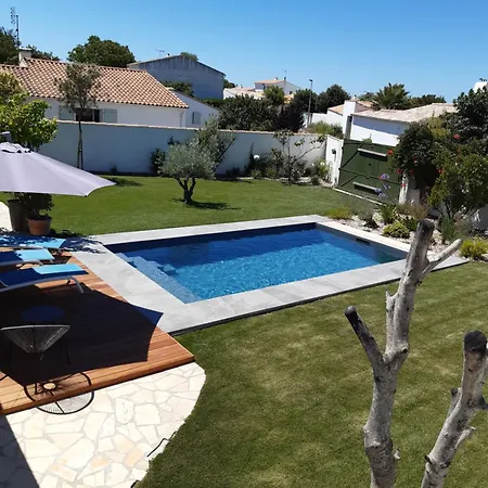 Maison 8 Personnes Avec Grand Jardin Et Piscine Chauffee Sainte-Marie-de-Ré