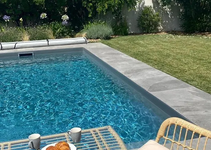 Maison 8 Personnes Avec Grand Jardin Et Piscine Chauffée
