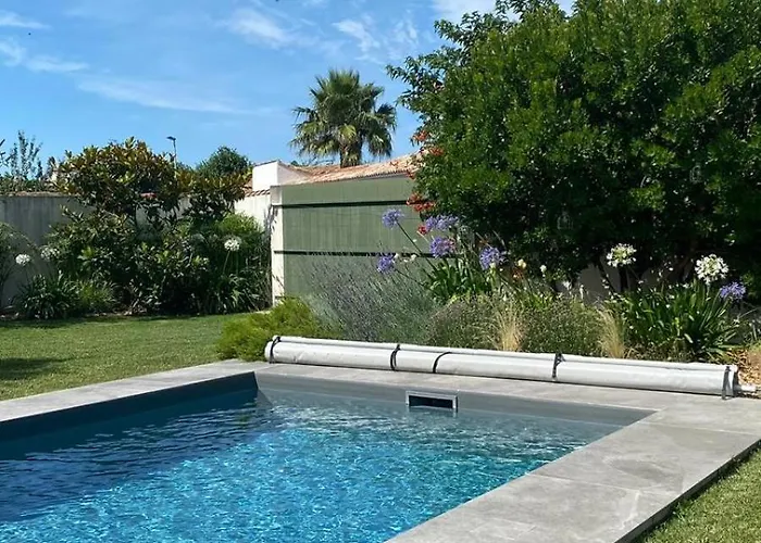 Сasa de vacaciones Maison 8 Personnes Avec Grand Jardin Et Piscine Chauffée Sainte-Marie-de-Ré