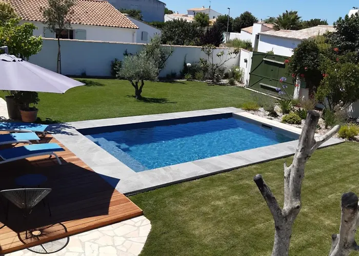 Maison 8 Personnes Avec Grand Jardin Et Piscine Chauffée Sainte-Marie-de-Ré