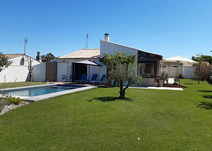 Maison 8 Personnes Avec Grand Jardin Et Piscine Chauffée Сasa de vacaciones