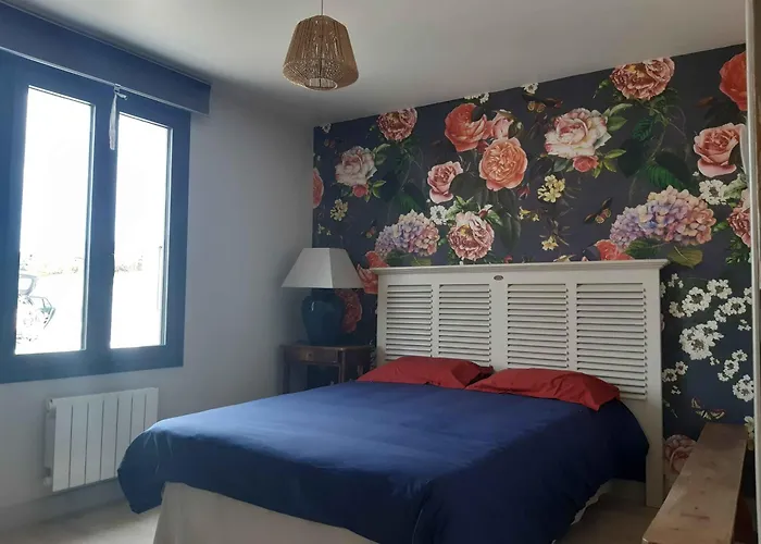 Сasa de vacaciones Maison 8 Personnes Avec Grand Jardin Et Piscine Chauffée *