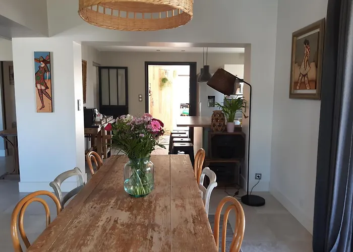 Сasa de vacaciones Maison 8 Personnes Avec Grand Jardin Et Piscine Chauffée