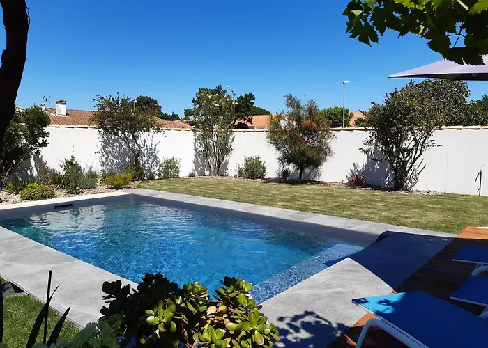 Maison 8 Personnes Avec Grand Jardin Et Piscine Chauffée *